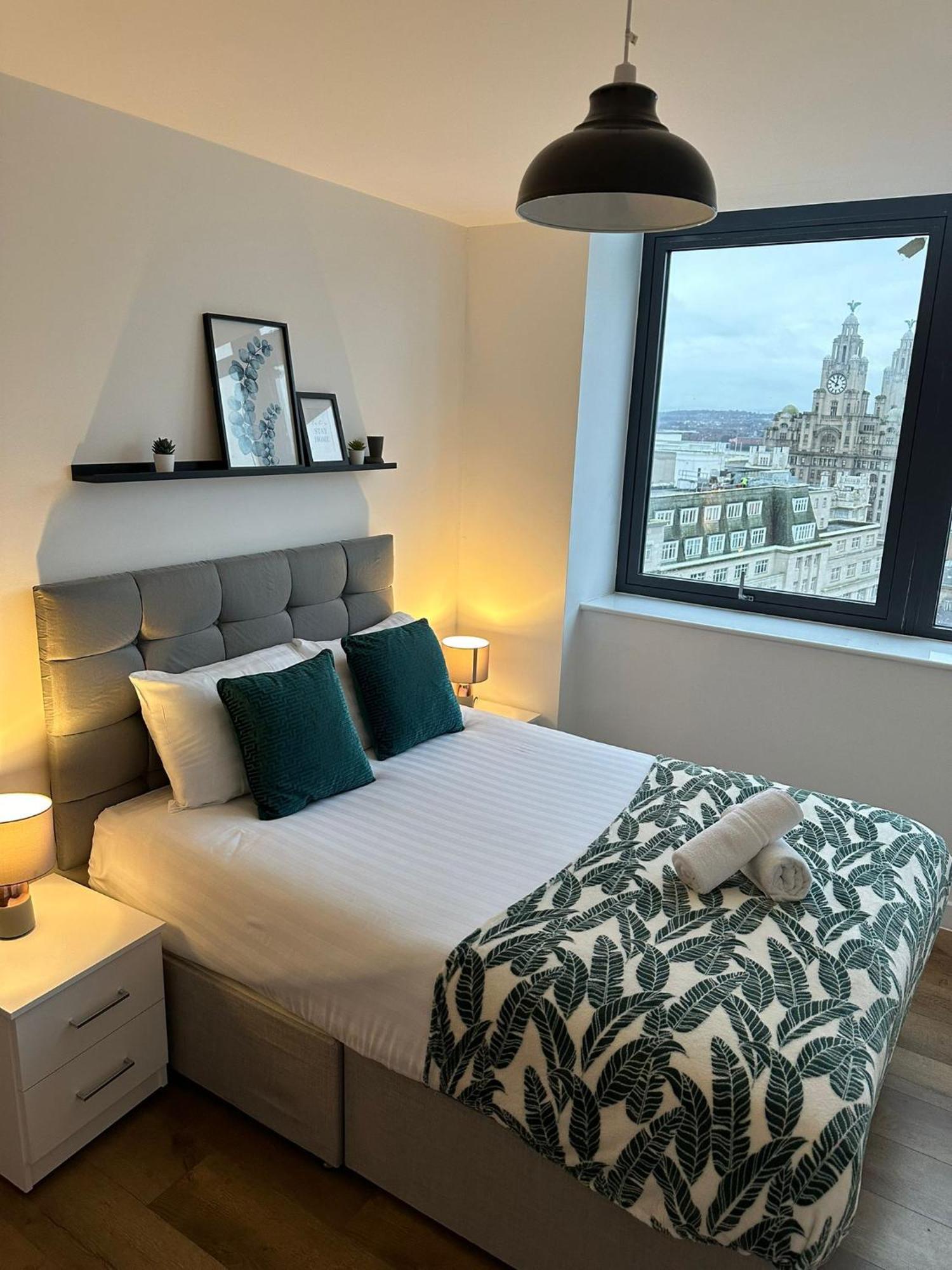Stunning City View Apartment By Central Stay Ливърпул Екстериор снимка